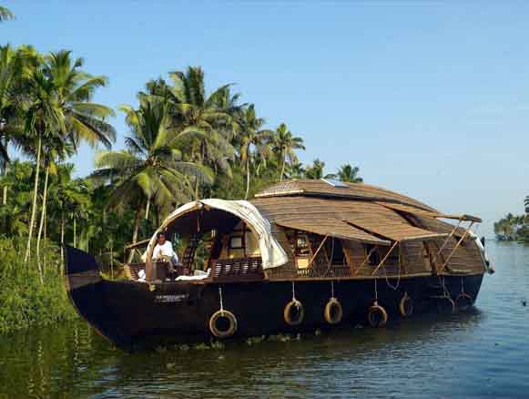 Traditional Kettuvallam Overnight Package